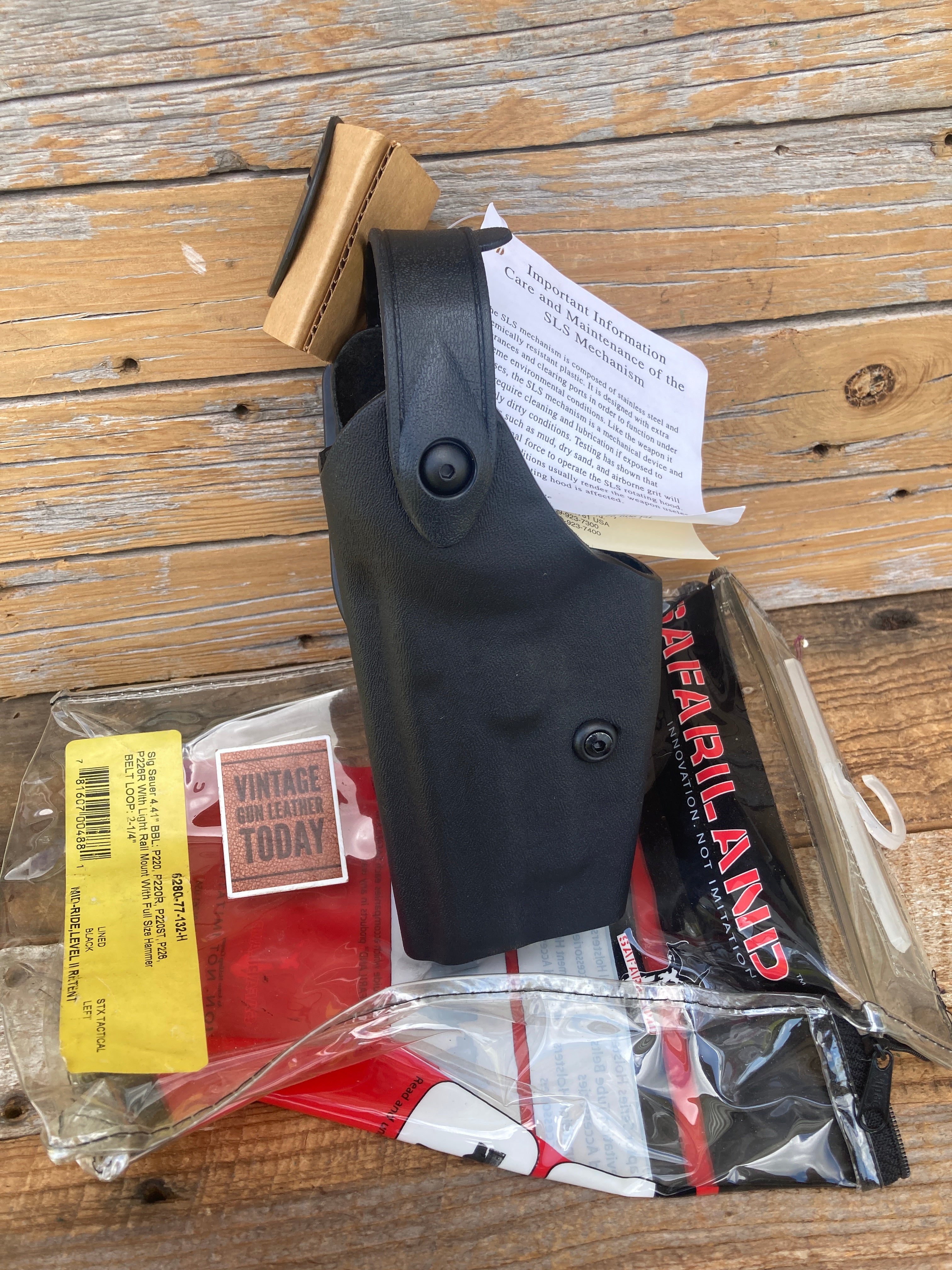 Safariland Level 2 Retention Plain Black Duty Holster For
