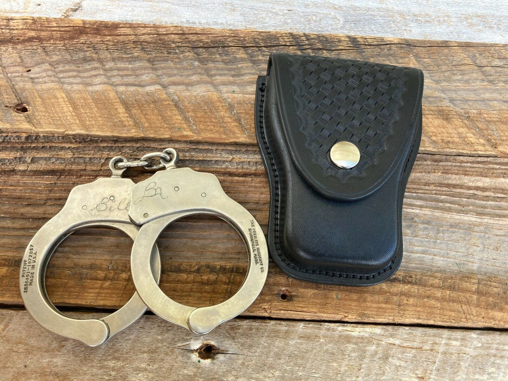 Earl Ginn Black Basketweave Leather Cuff Case For Standard Police Chain Handcuff